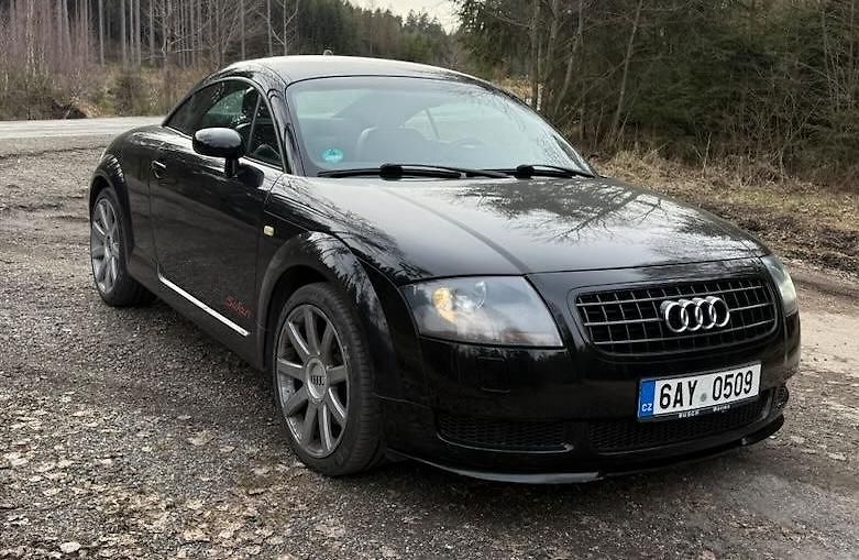Audi TT (2002) - fotka 2 z 11