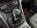Ford Kuga 2,0   1.MAJ,4X4,SERVISKA,ČR,TA - náhled 17
