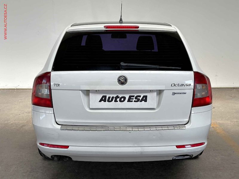 Škoda Octavia (2009) 1.9 TDi, ČR, AC - fotka 5 z 13