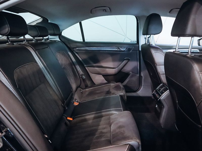 Škoda Superb 2.0TDI 147kW Style 4x4 DSG - fotka 32 z 35