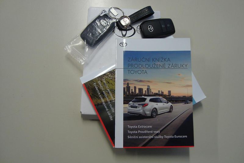Toyota Yaris Cross (2024) 1.5 Hybrid,ČR,1.Maj.Exetucive - fotka 79 z 83
