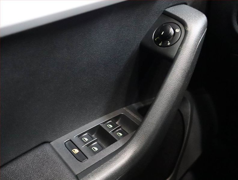 Škoda Octavia (2013) Ambition 1.2 TSI, Serv.kniha - fotka 13 z 17