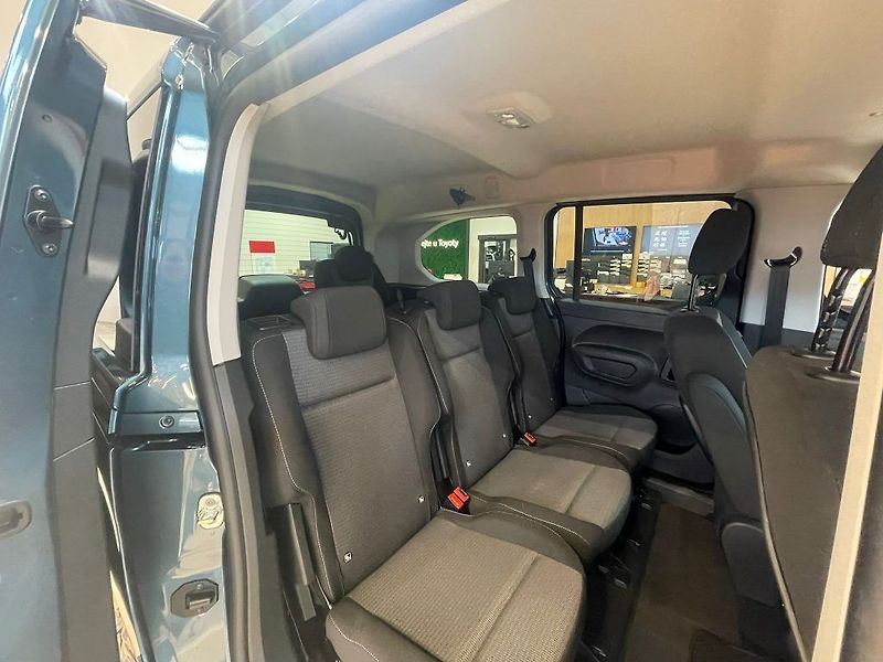 Toyota ProAce City Verso 1.5 D-4D M/T Family 7S - fotka 29 z 30