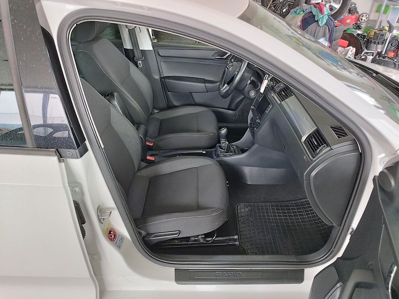 Škoda Rapid (2014) 1,6TDI,66KW,ALU,TAŽNÝ,TOP - fotka 12 z 27