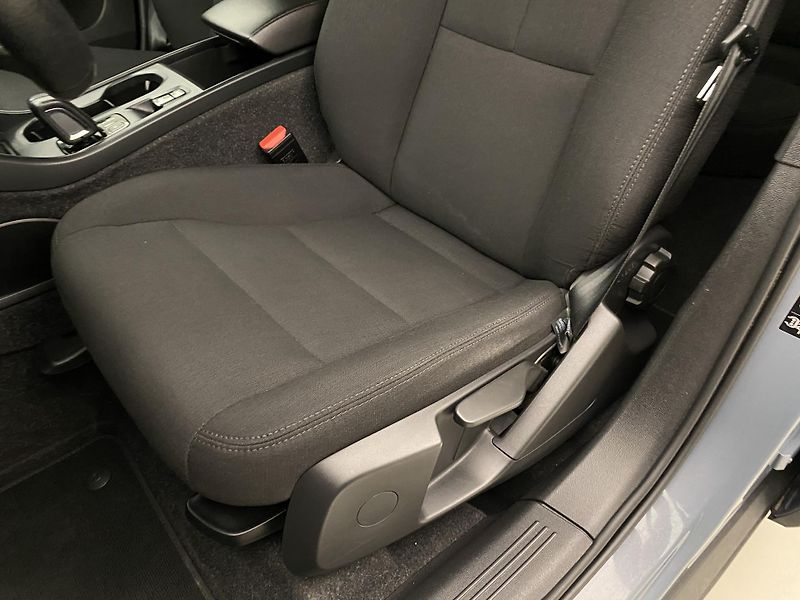 Volvo XC40 T2 KINETIC AUT - fotka 25 z 39