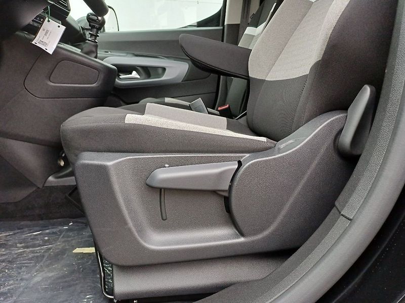 Citroën Berlingo PLUS PROFI Petrol 110k Manual - fotka 39 z 40