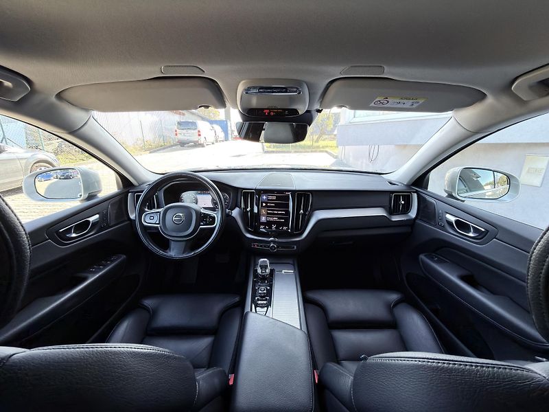 Volvo XC60 B4 AWD INSCRIP. // nezáv. top. - fotka 18 z 48