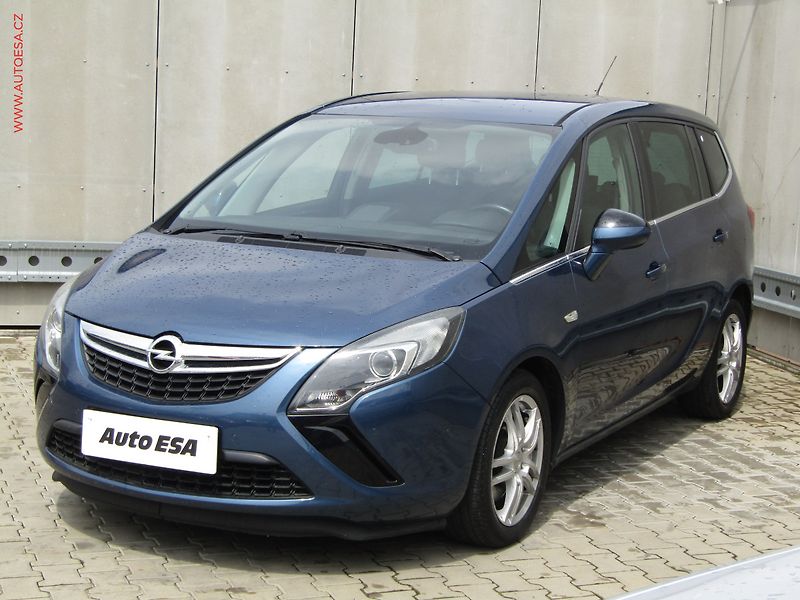 Opel Zafira (2016) 2.0 CDTi, ČR, AT, park.asist - fotka 3 z 22
