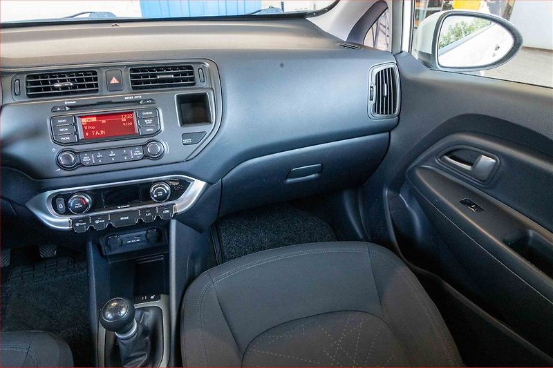 Kia Rio (2013) 1.25 CVVT, Serv.kniha - fotka 8 z 16