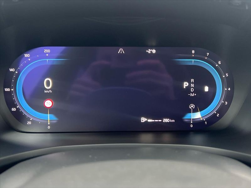 Volvo V60 2,0 145kW FWD PLUS DARK  B4 - fotka 16 z 26