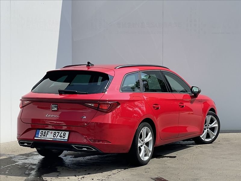 Seat Leon 1,5 TSI Combi FR ST KESSY+PDC - fotka 3 z 22