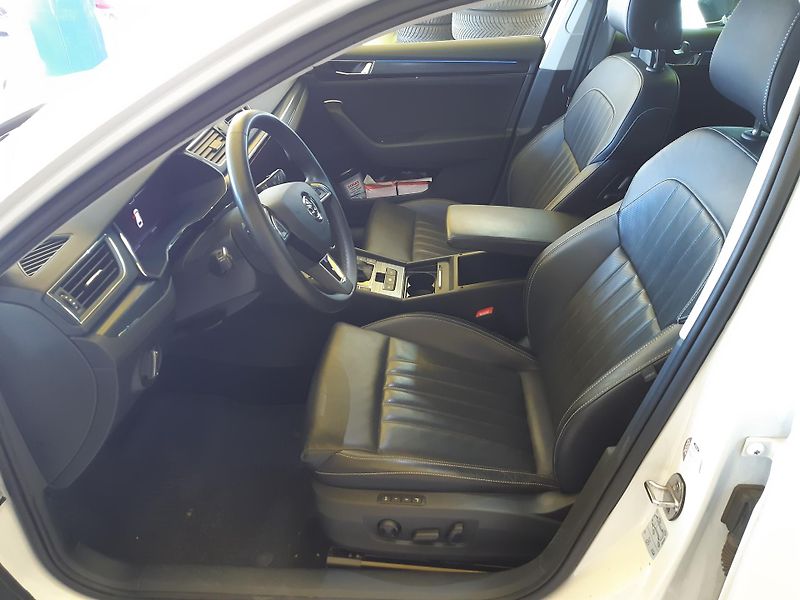 Škoda Superb 2.0 TDI Combi STYLE +  - fotka 8 z 31