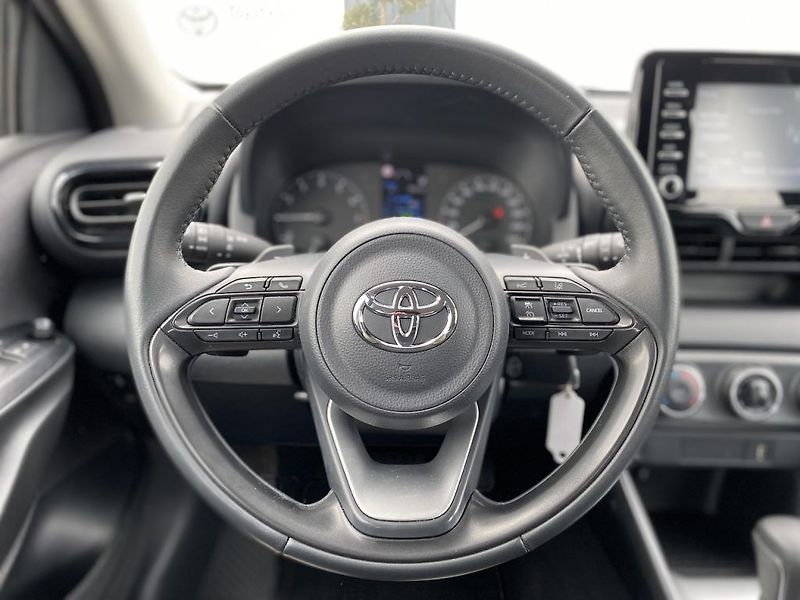 Toyota Yaris 1.5i, ČR-1m, Comfort, automat - fotka 14 z 29