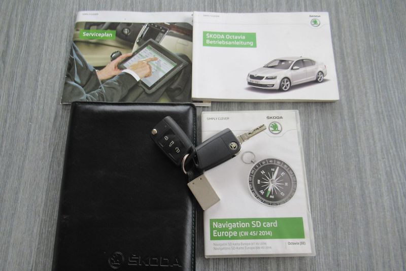 Škoda Octavia 1.6 TDI AUT. KLIMA NAVI TAŽNÉ - fotka 24 z 24