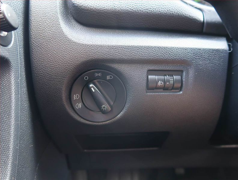 Škoda Fabia (2008) 1.4 16V, po STK, zamluveno - fotka 15 z 18