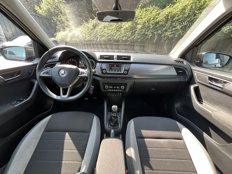 Škoda Fabia 1.0 MPi VÝBAVA JOY - fotka 11 z 16