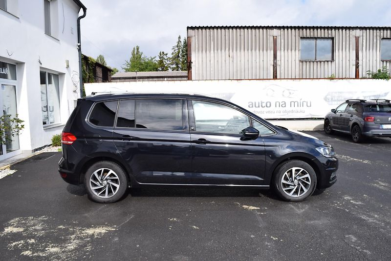 Volkswagen Touran (2017) 2.0TDI 110kw 7MÍST TAŽNÉ NAVI - fotka 6 z 50
