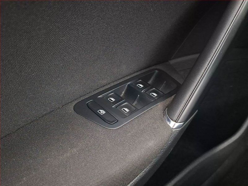 Volkswagen Golf (2013) 1.4 TSI, Tempomat - fotka 17 z 18
