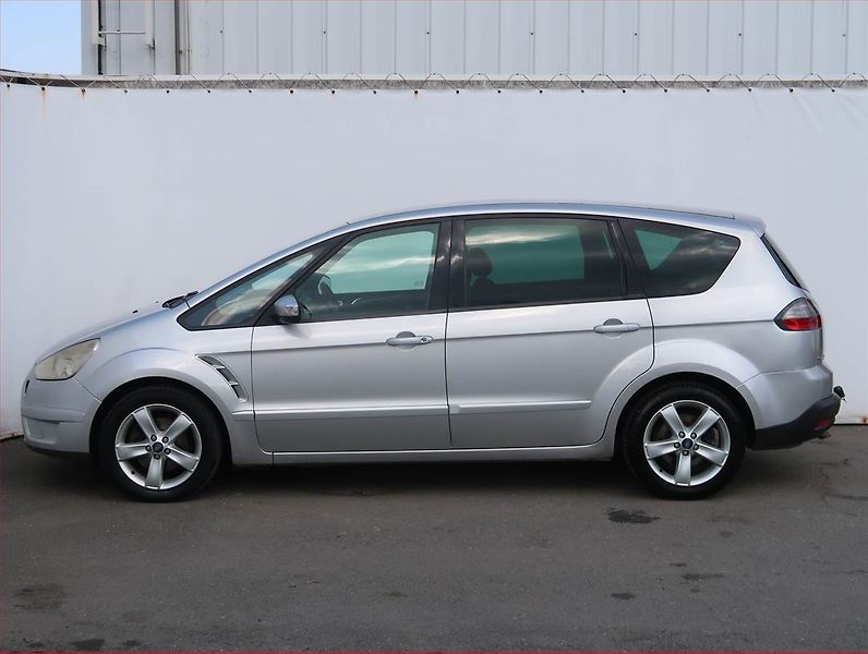Ford S-MAX (2007) Trend 1.8 TDCi, 7 míst - fotka 3 z 17