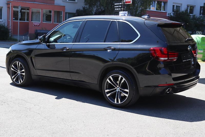 BMW X5 XDRIVE 30D F15 190kW - fotka 14 z 50