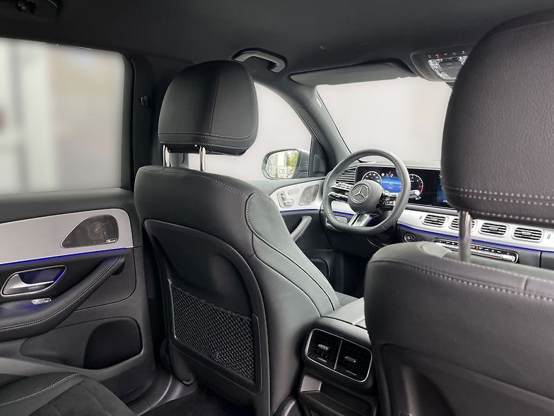 Mercedes-Benz GLE 300d 4MATIC AMG Line Airmatic - fotka 21 z 21
