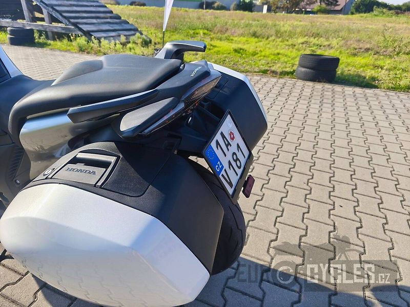 Honda VFR 1200 F (2010) - fotka 7 z 12