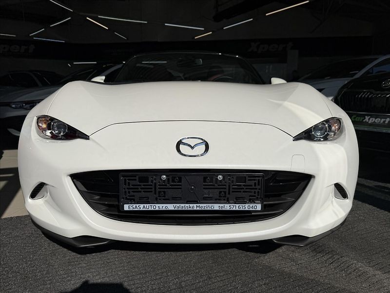 Mazda MX-5 1,5   Edice 100 YEARS 1920-202 - fotka 11 z 25