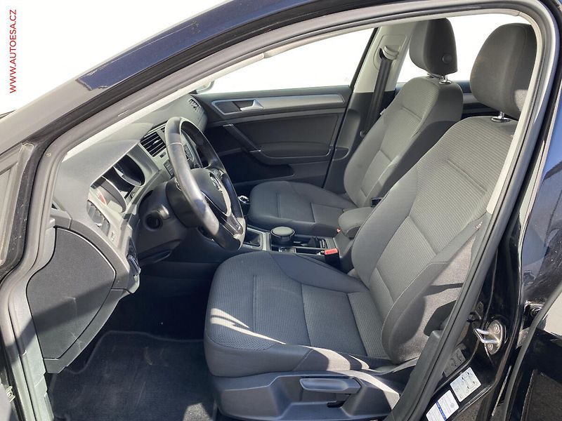 Volkswagen Golf (2014) 2.0 TDi 4x4, Comfortline - fotka 9 z 16