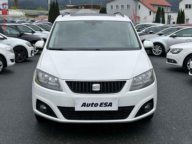 Seat Alhambra (2012) 2.0 TDi, Style, autoAC - fotka 2 z 18