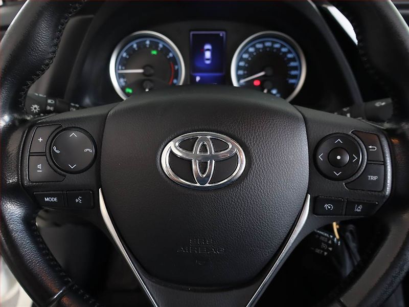 Toyota Corolla (2017) Style 1.6 Valvematic, Automat - fotka 17 z 25