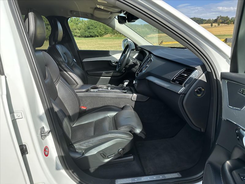 Volvo XC90 2,0 D 165kW Inscription CZ - fotka 12 z 38