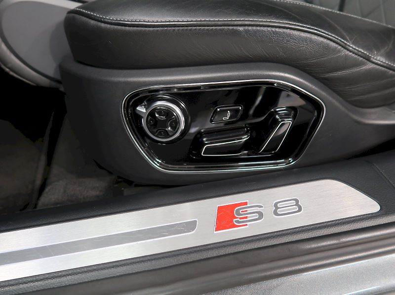 Audi S8 (2013) 4.0TFSI 382KW QUATTRO EXCLUSIV - fotka 14 z 52