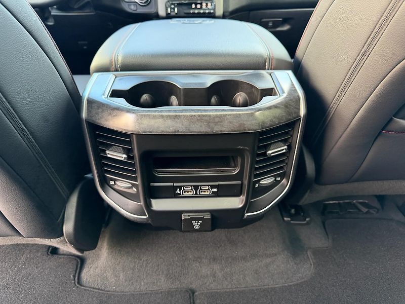 Dodge RAM (2019) +HEMI+LPG+OFFROAD PAKET+ - fotka 20 z 22
