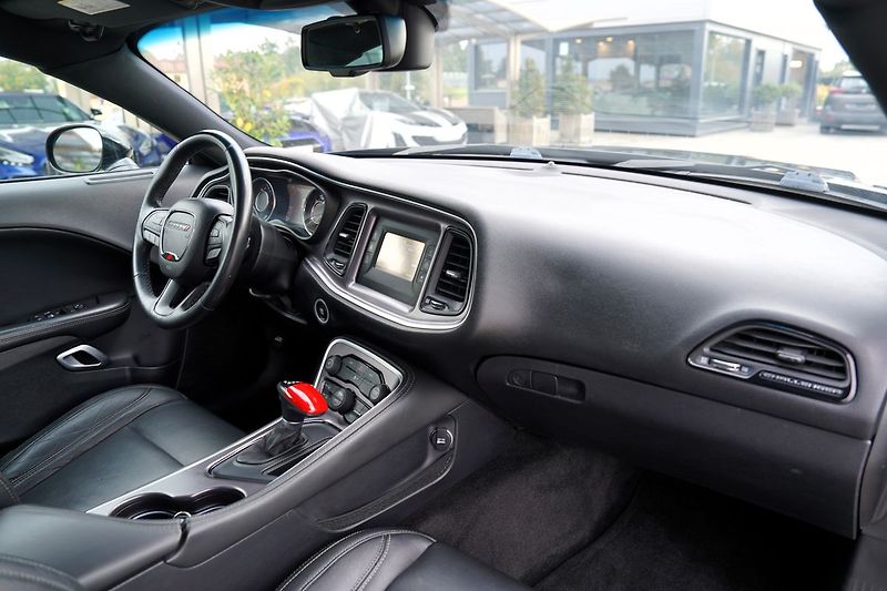 Dodge Challenger 3.6 V6 SXT Plus/kůže/automat - fotka 24 z 35