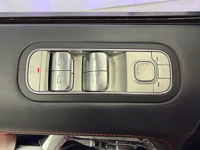 Mercedes-Benz Třídy G V8 430KW MANUFAKTUR, VÝFUKY, W - fotka 29 z 32