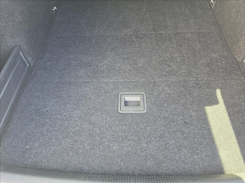 Volkswagen Passat 1,4 TSi 90KW Comfortline NAVI - fotka 28 z 45