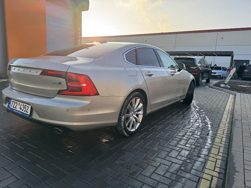 Volvo S90 (2018) D4 AWD, 4X4, Automat - fotka 3 z 13
