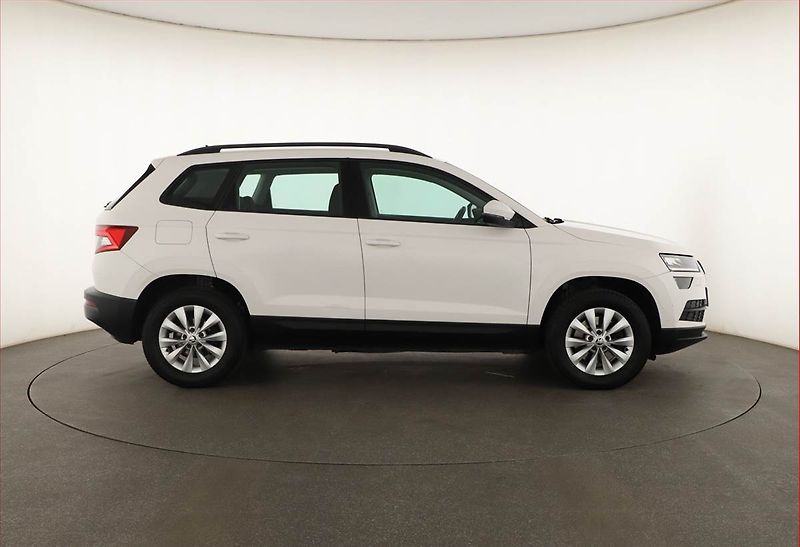Škoda Karoq (2019) 2.0 TDI, 4X4, ČR,1.maj - fotka 6 z 18