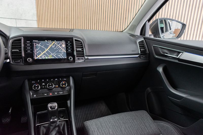 Škoda Karoq 1.5 TSI STYLE*TAŽNÉ*DPH*ČR 1.M - fotka 10 z 44