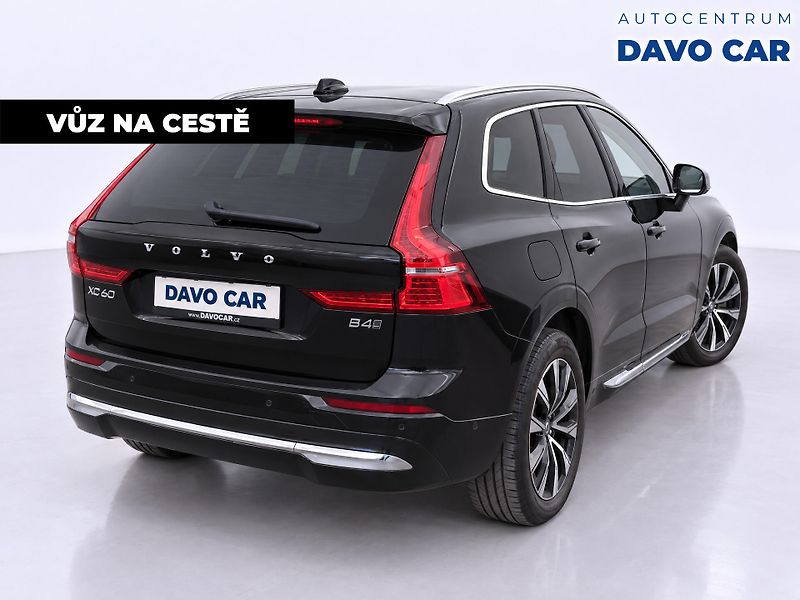 Volvo XC60 2,0 B4 145kW AWD Plus Bright C - fotka 3 z 10