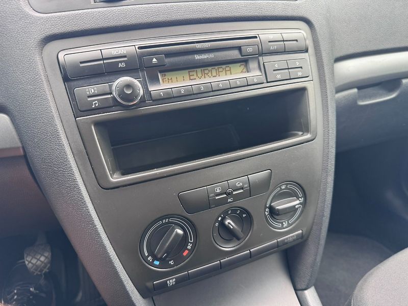 Škoda Octavia (2007) 1,6i MPI 75 KW KOLA SK STK - fotka 28 z 46