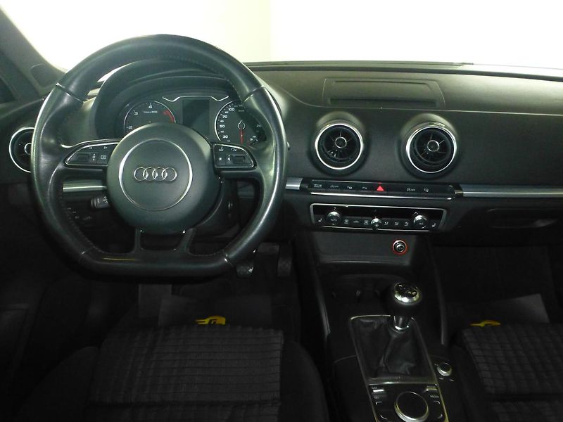 Audi A3 (2013) 2,0TDI-110KW*NAVI*XENON*KAMERA - fotka 19 z 30