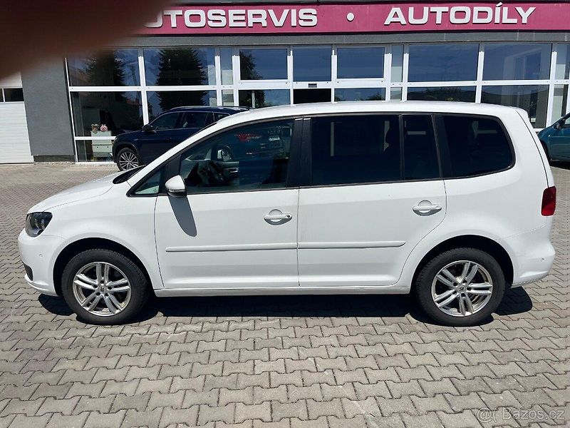 Volkswagen Touran (2013) - fotka 3 z 16