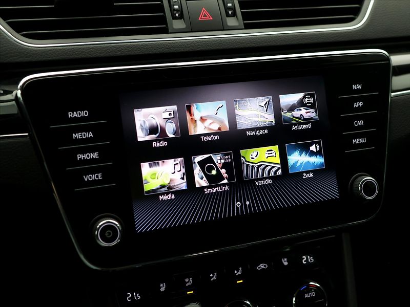 Škoda Superb 2,0 TDI 147kW DSG 4x4 L&K DPH - fotka 29 z 44