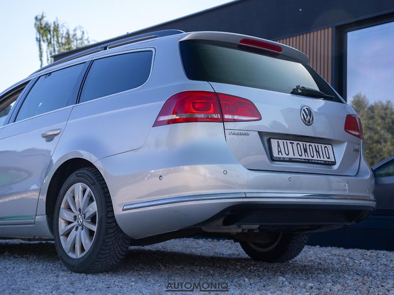 Volkswagen Passat Variant (2012) 1.6 TDI Servis, Výhrev s. - fotka 14 z 16