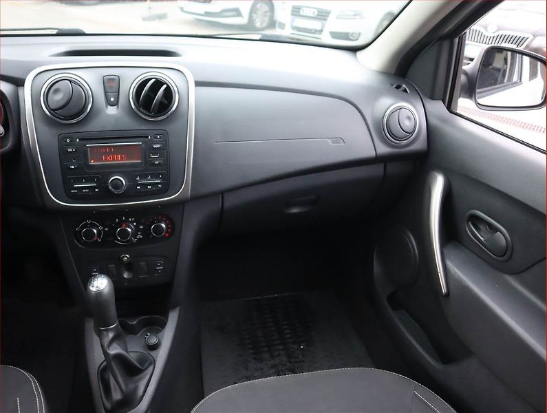 Dacia Sandero (2014) 1.2 16V, po STK, za super cenu - fotka 8 z 14
