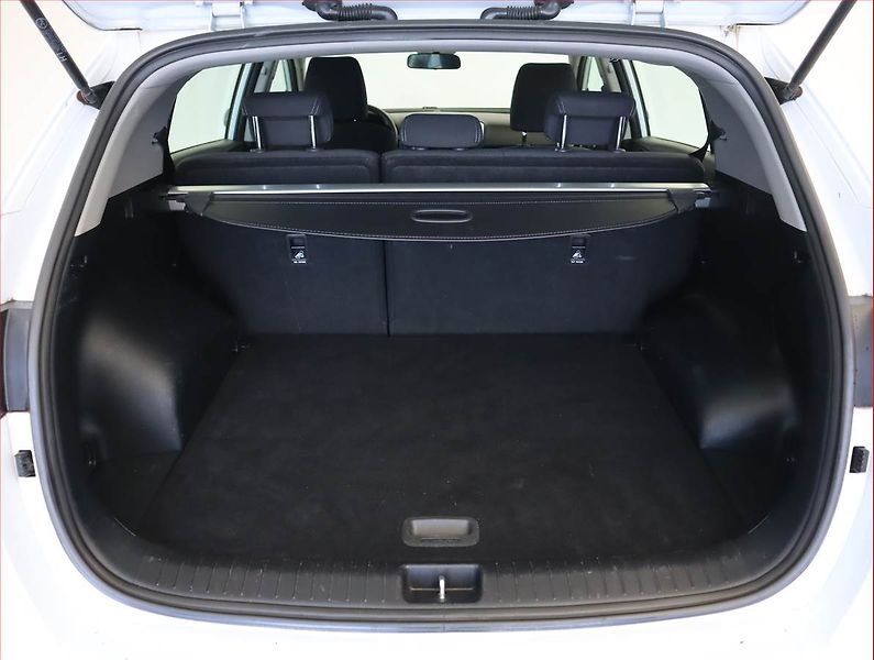 Kia Sportage (2021) 1.6 T-GDI, 4X4, Serv.kniha - fotka 14 z 18