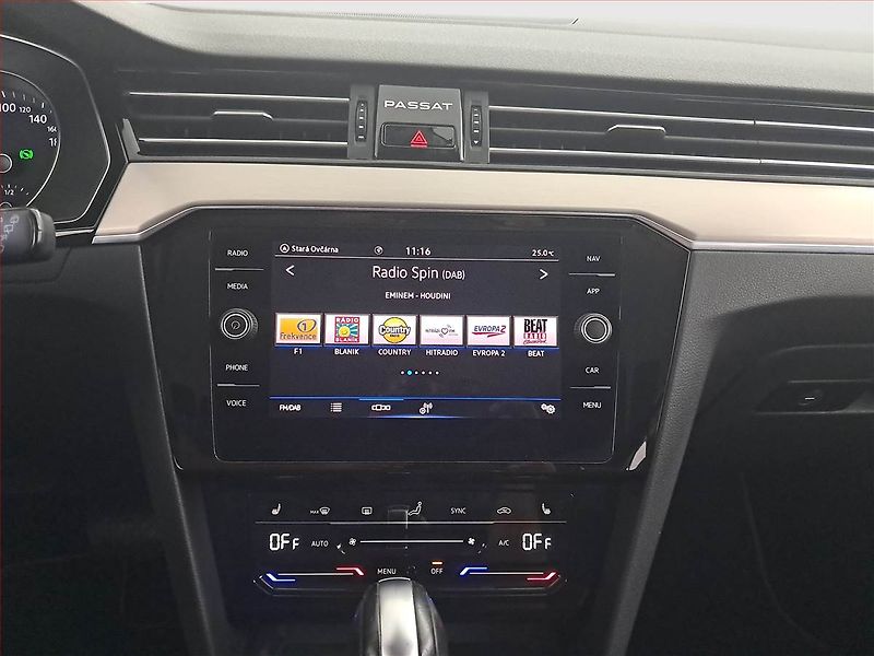 Volkswagen Passat (2021) Elegance 2.0 TDI - fotka 12 z 17