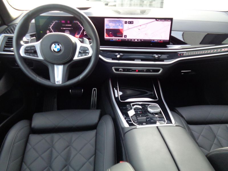 BMW X5 xDrive30d M-Sport - fotka 9 z 28