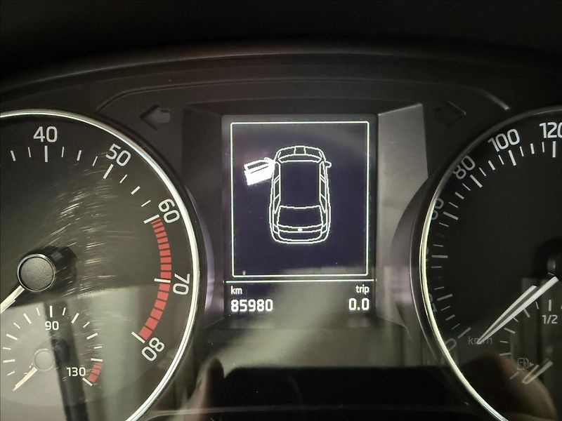 Škoda Fabia 1,0   1.MAJ,SERVISKA,AMBITION - fotka 10 z 18